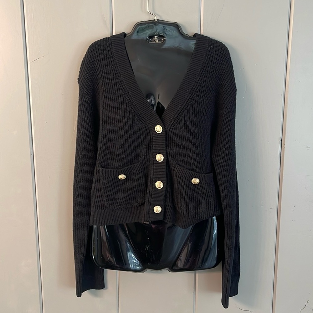 NWT H&M Black Sweater Gold Button Front Clean Girl Polished Simple Timeless